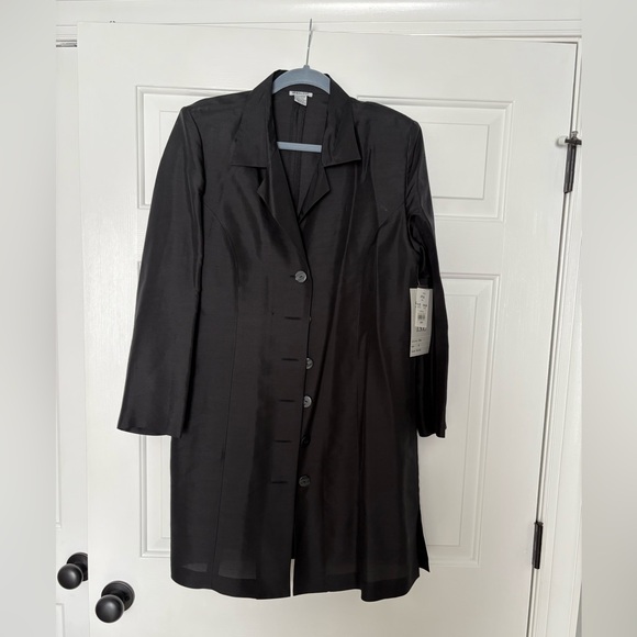Jackets & Blazers - Vintage Silk Black Button-Up Lite blazer